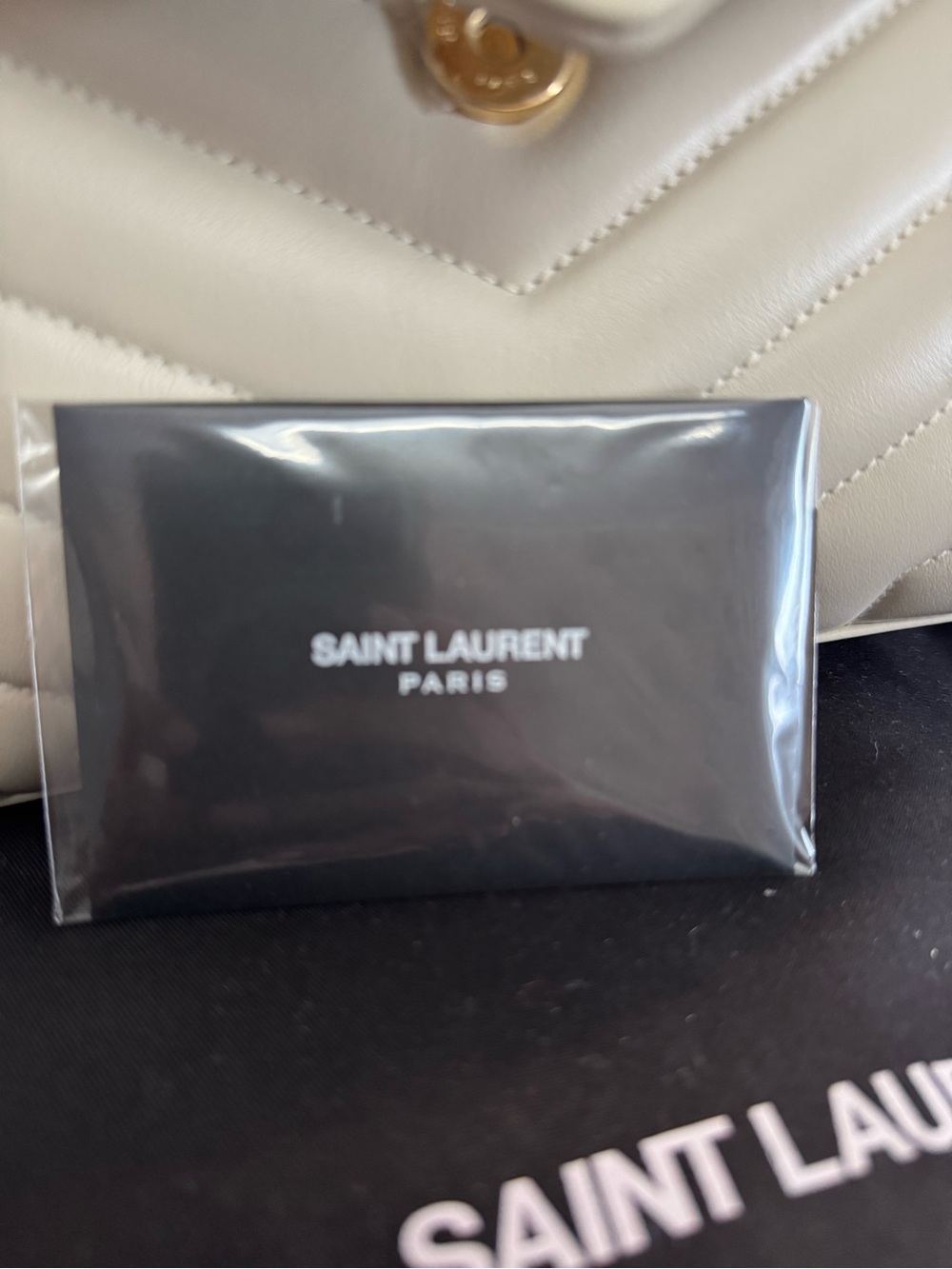 Saint Laurent Small Cream Loulou Leather Shoulder Bag with Gold Chain - Picture 4 of 7